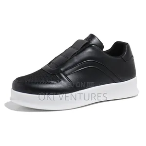 Oki Sneakers