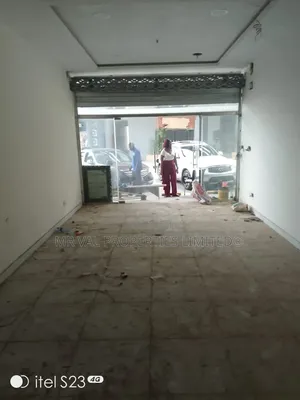 Specious Plaza Shop