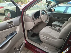 Toyota Sienna 2008 Red