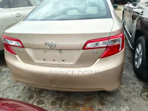 Toyota Camry LE 4dr Sedan (2.5L 4cyl 6A) 2012 Gold