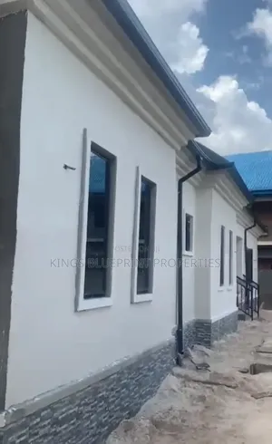 3bdrm Bungalow in Ugolo Osubi, Warri for sale