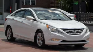 Hyundai Sonata Limited Sedan FWD (2.4L 4cyl 6A) 2013 White