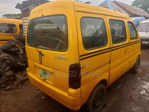 Suzuki Every 2014 Yellow