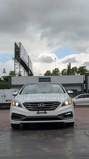 Hyundai Santa Fe Limited FWD 2016 White