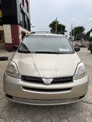 Toyota Sienna XLE 2005 Gold