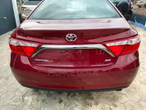 Toyota Camry SE w/Special Edition Pkg (2.5L 4cyl 6A) 2016 Red