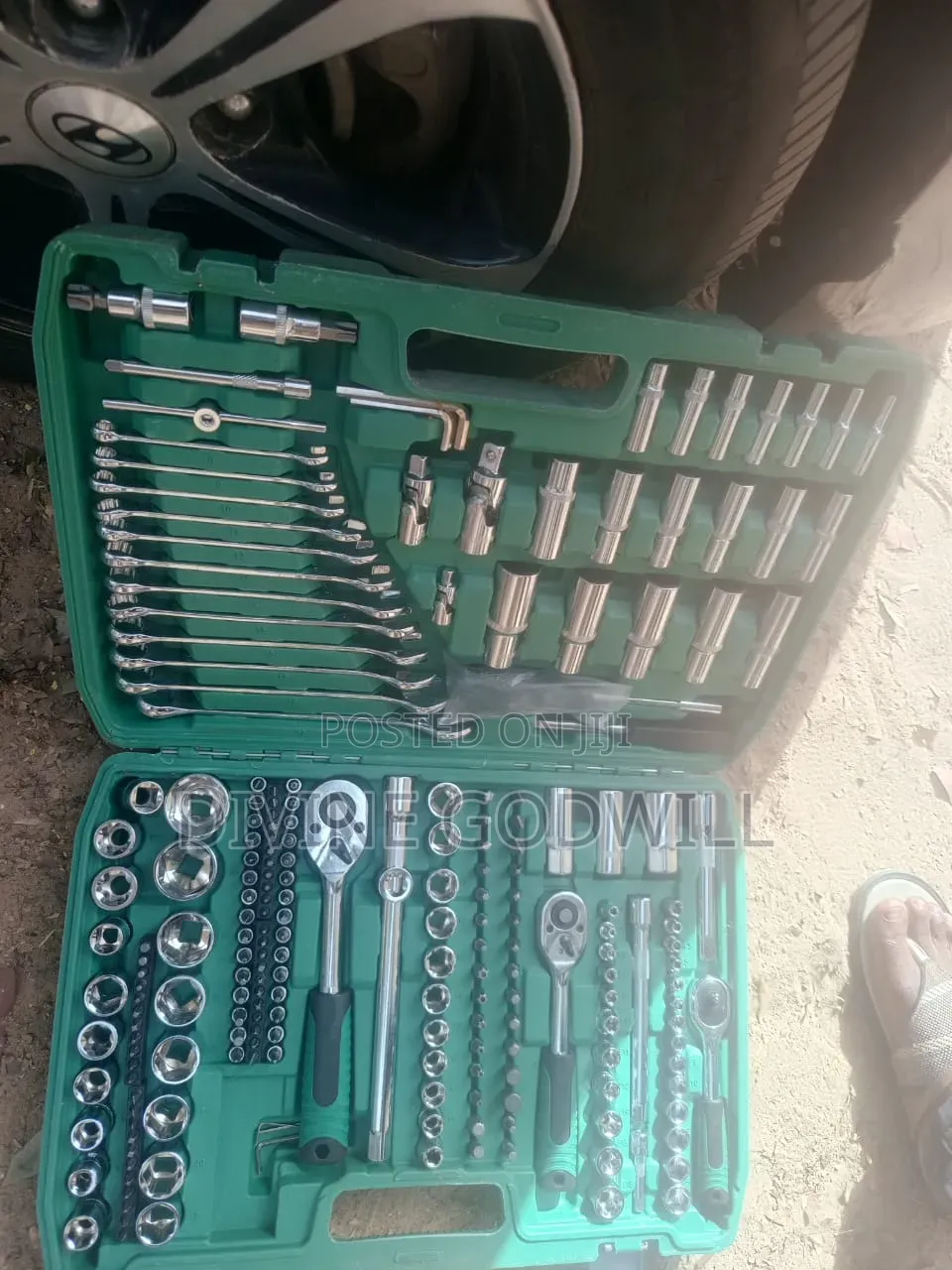 Sets of Sockets