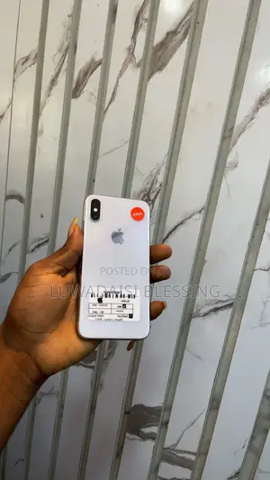 Apple iPhone X 64 GB White
