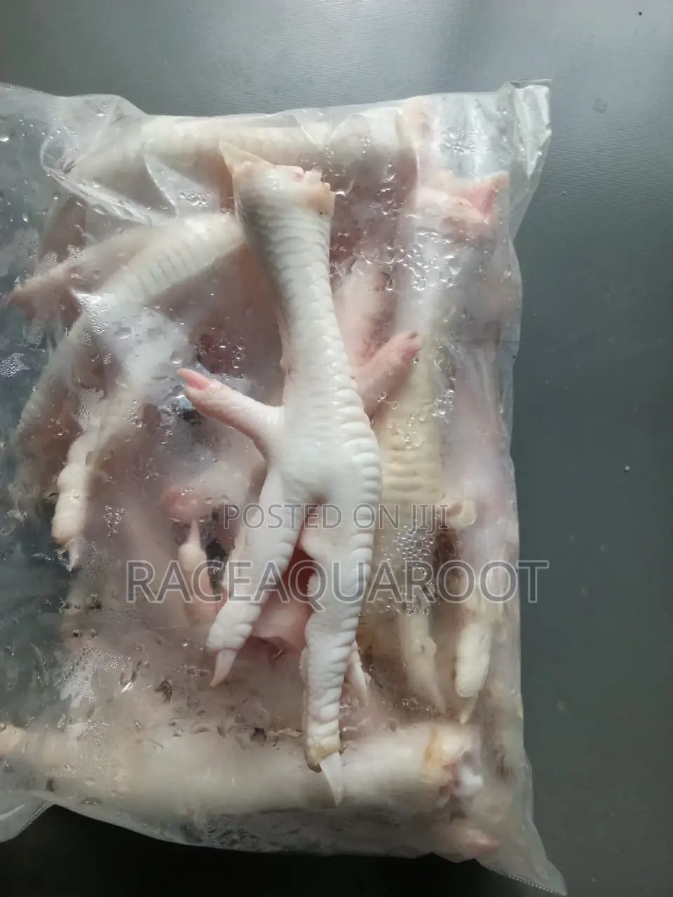 Live Chicken/Frozen