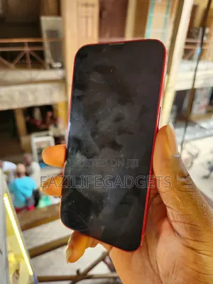 Apple iPhone 13 128 GB Red