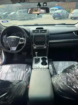 Toyota Camry SE 4dr Sedan (2.5L 4cyl 6A) 2013 Silver