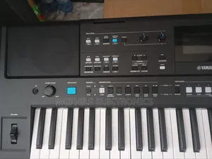 Yamaha Keyboard PSR-E483