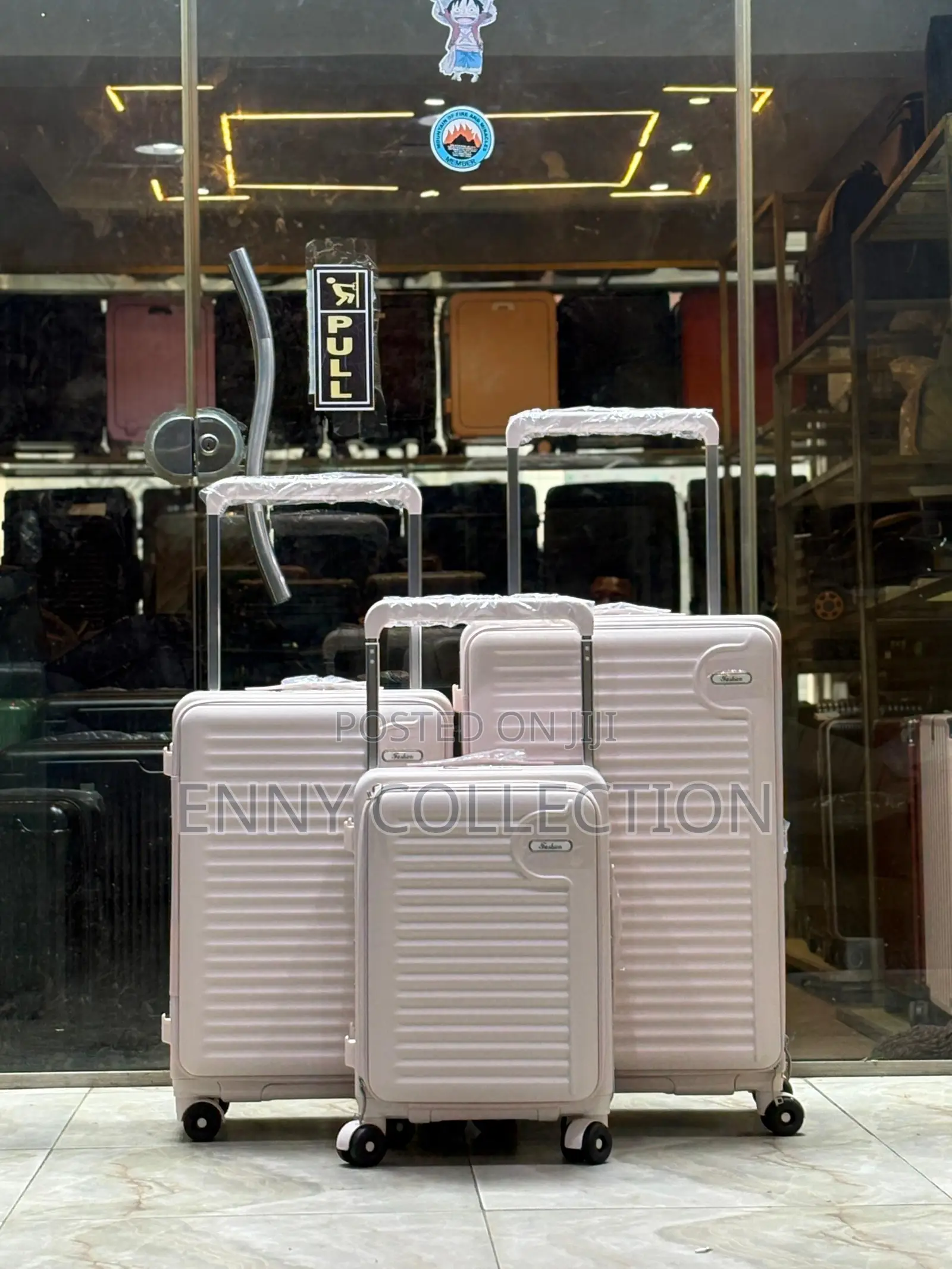 Quality Solid Traveling Luggage Box