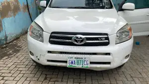 Toyota RAV4 2.5 Limited 2010 White