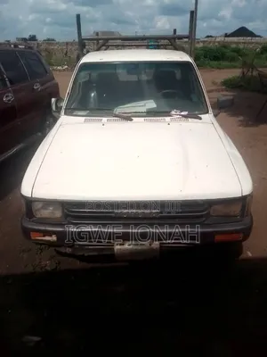 Toyota Hilux 2.5 Cab 2005 White