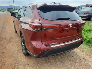 Toyota Highlander XLE AWD 2020 Red