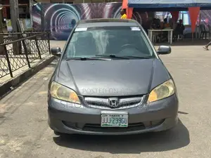 Honda Civic 2005 Gray