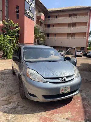 Toyota Sienna LE 2008 Gray