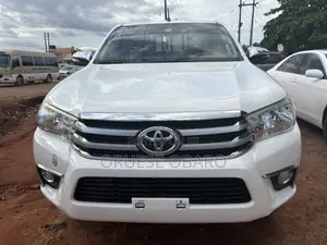 Toyota Hilux 2020 White