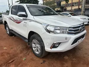 Toyota Hilux 2020 White