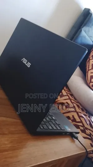 Laptop Asus A42JC 4GB HDD+SSD 140GB