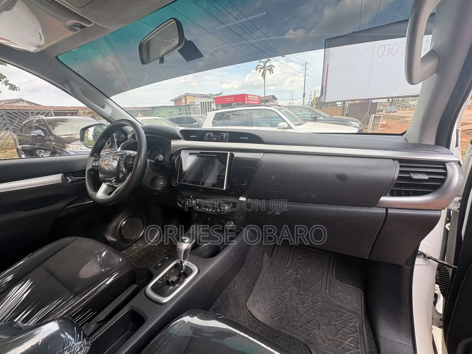 Toyota Hilux 2020 White