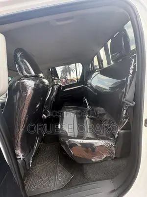 Toyota Hilux 2020 White