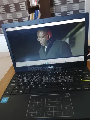 Laptop Asus ASUSPRO B9440UA 64GB Intel Celeron SSD 16 GB