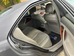 Toyota Camry XLE 4dr Sedan (2.4L 4cyl 5A) 2009 Gray