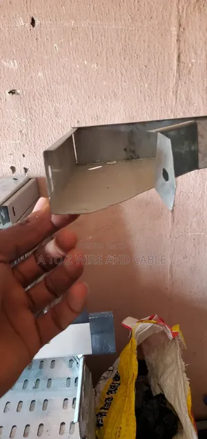 100mm by 50mm 90 Degrees Bend