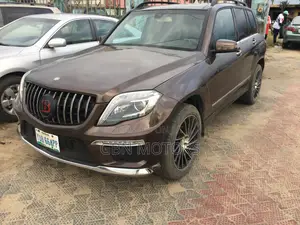 Mercedes-Benz GLK-Class 2014 Brown