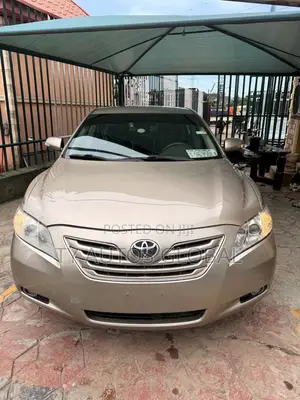 Toyota Camry LE 4dr Sedan (2.4L 4cyl 5A) 2008 Gold