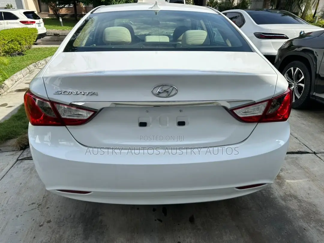 Hyundai Sonata 2013 White