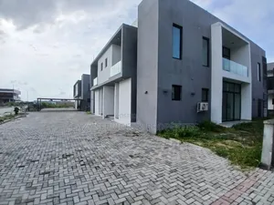 5bdrm Duplex in Maiyegun Beach, Lekki Phase 1 for rent