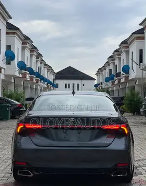 Toyota Avalon Limited FWD Sedan (3.5L V6 8A) 2019 Gray