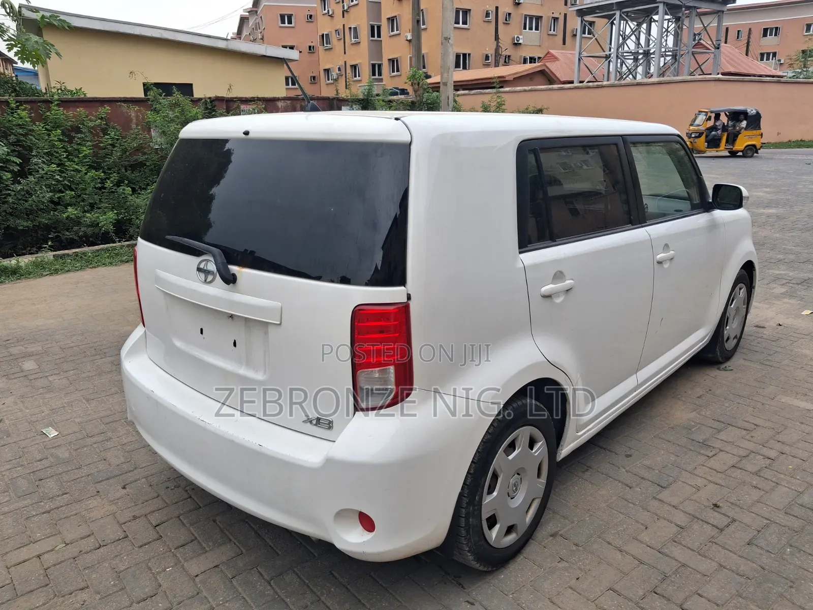 Scion xB Base 2012 White