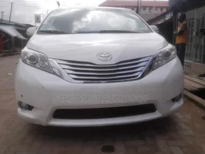 Toyota Sienna 2013 White