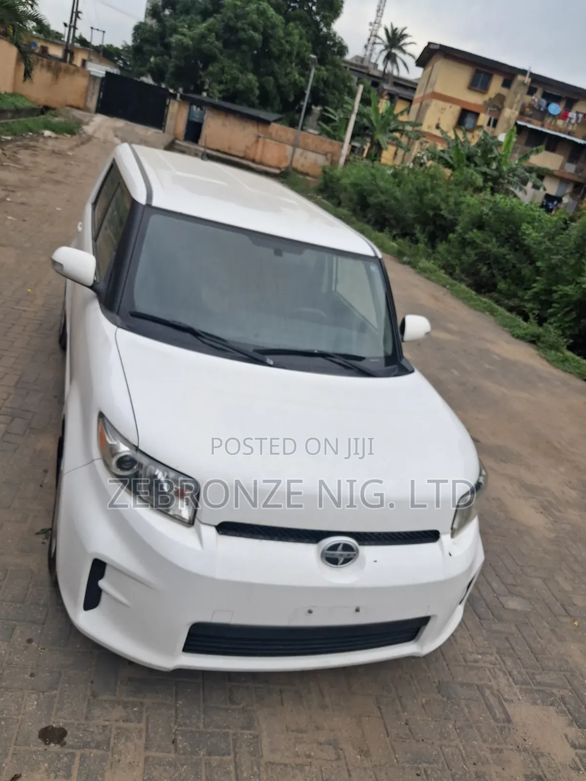 Scion xB Base 2012 White