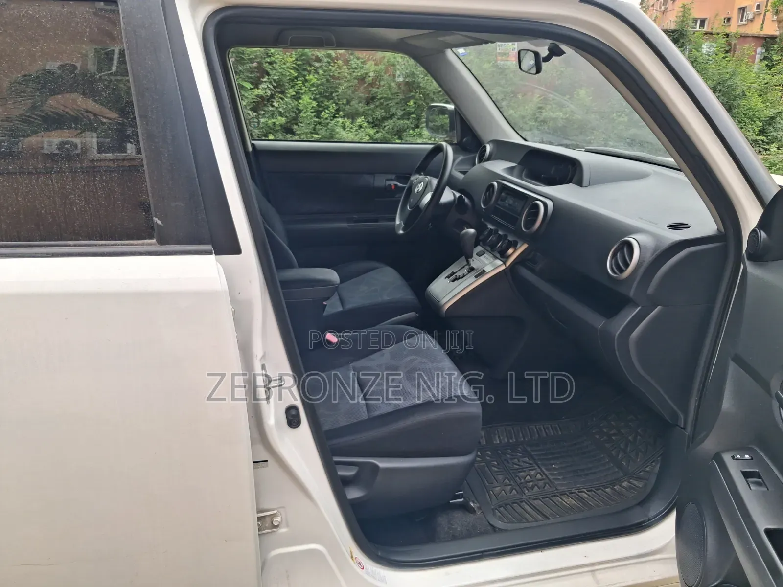 Scion xB Base 2012 White