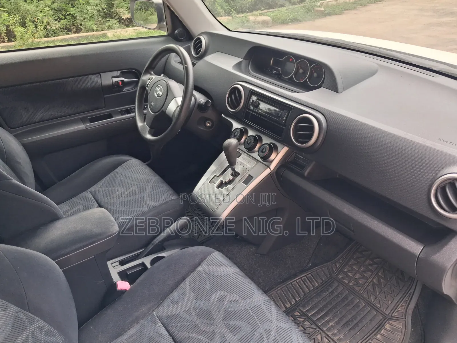 Scion xB Base 2012 White