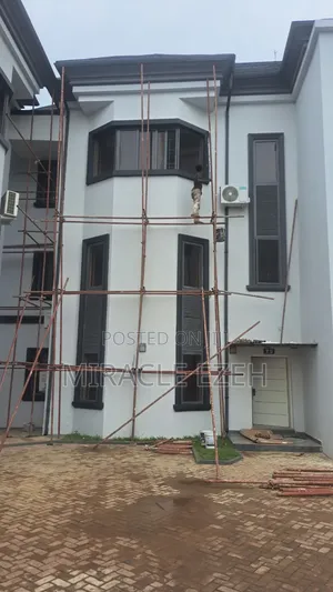 Painter: Professional Painting Service