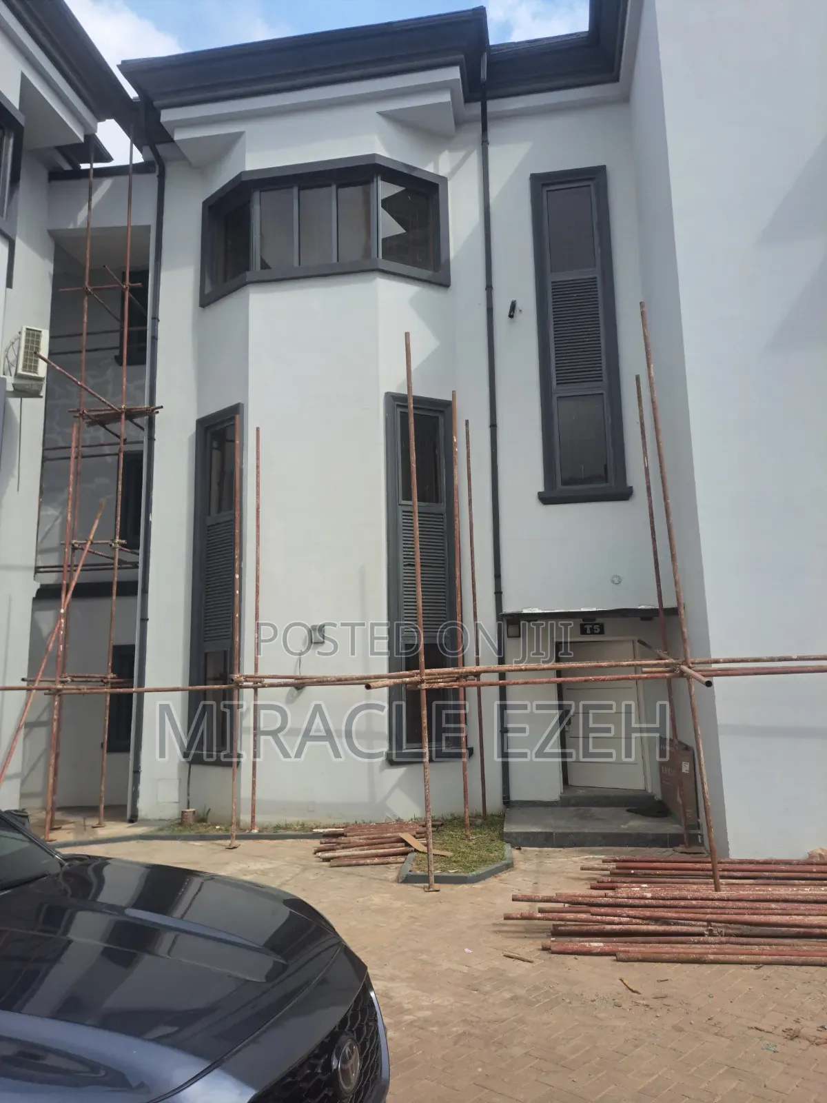 Painter: Professional Painting Service