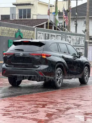 Toyota Highlander 2022 Black