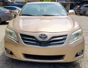 Toyota Camry 2008 Gold