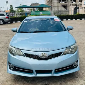 Toyota Camry SE Sport 4dr Sedan w/Prod. End 11/13 (2.5L 4cyl 6A) 2014