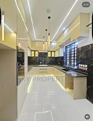 5bdrm Apartment in Ajah, Olokonla for sale