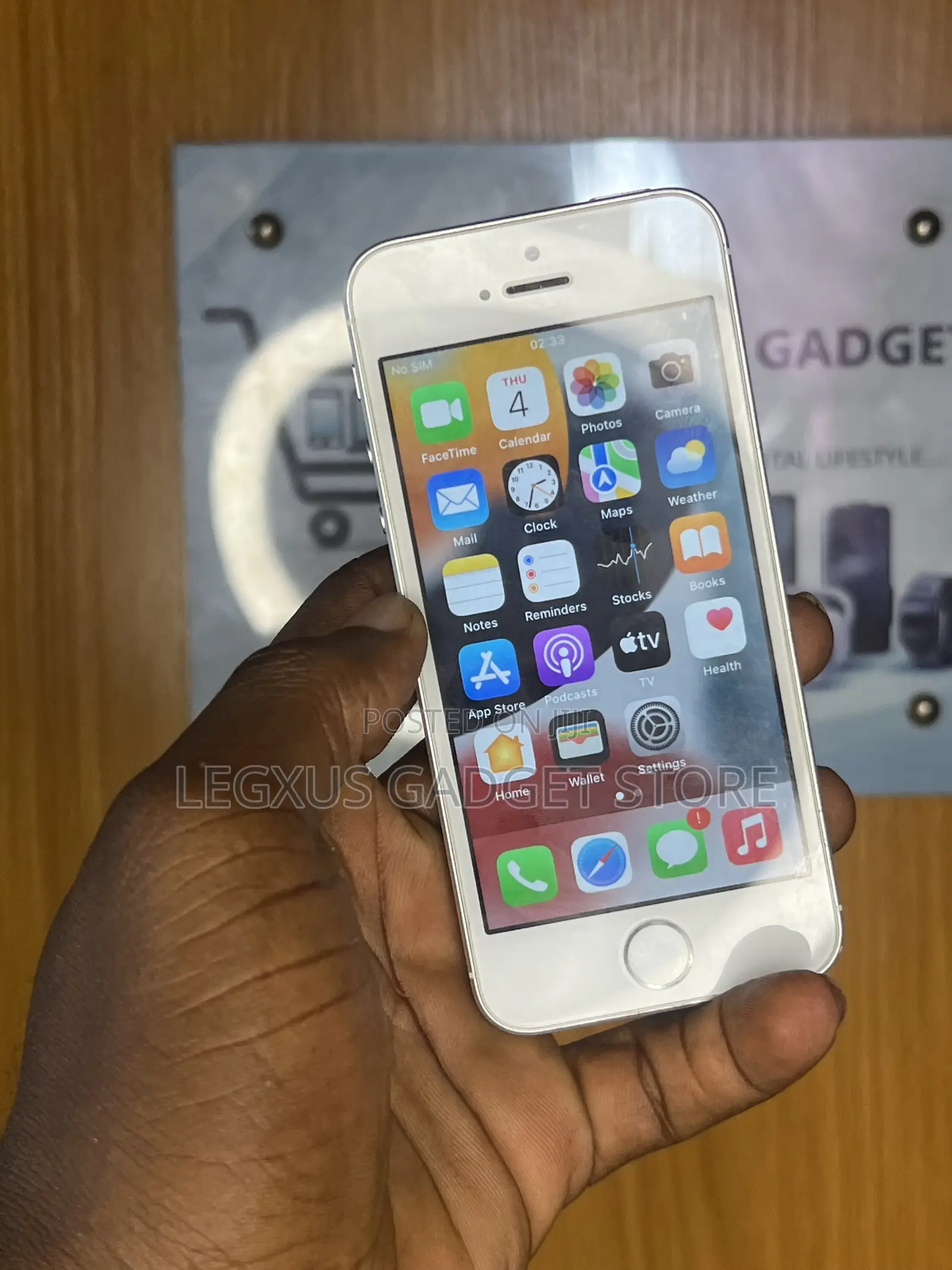Apple iPhone SE 16 GB Silver