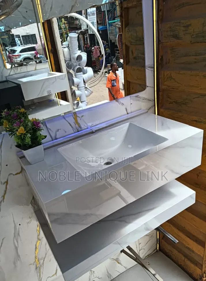 80×50 Cabinet Basin With Light