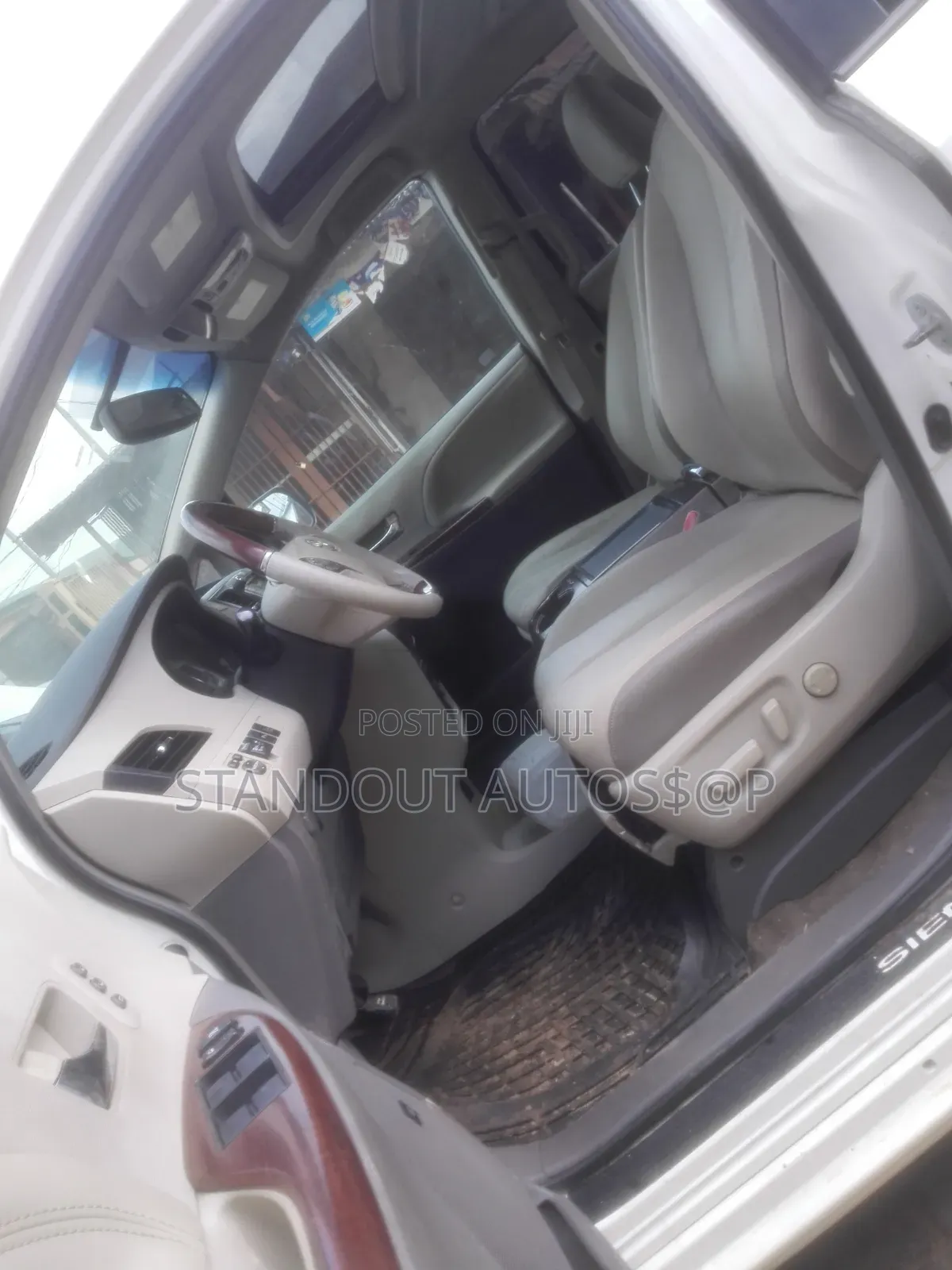 Toyota Sienna 2013 White
