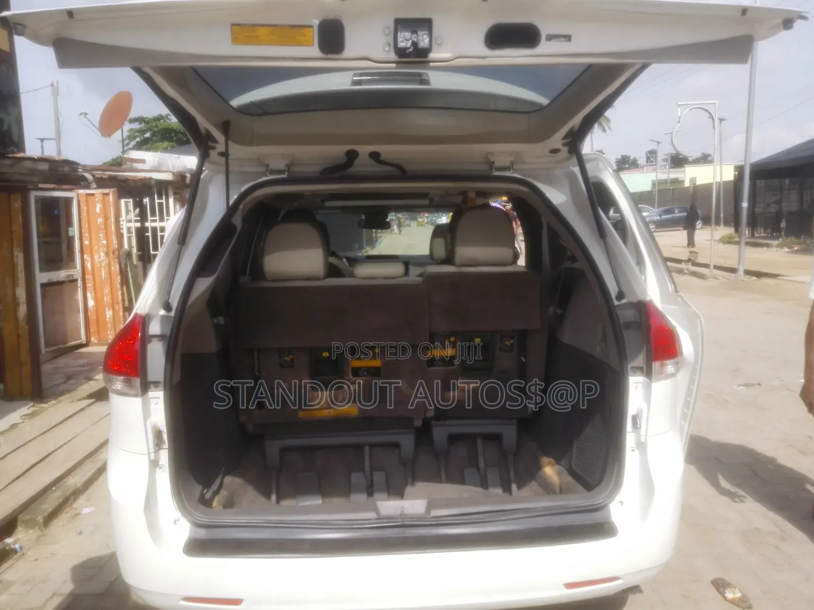 Toyota Sienna 2013 White